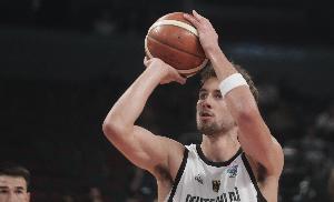 333体育|电竞-官方网站-杀伤力十足！小瓦格纳半场7中3贡献15分 罚球10中9